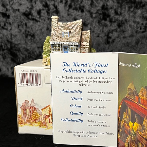 Lilliput Lane | Purbeck Stores | England Collection - Picture 3 of 11